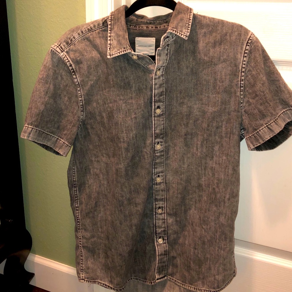 American Eagle button down shirt